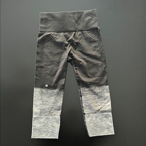 lululemon athletica wimen Charcoal and Heather Capri Leggings